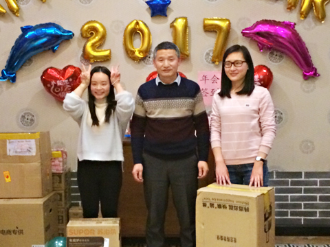 上海川奇年會(huì)二等獎(jiǎng)獲得者合影